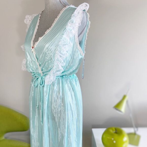 Nwt vintage lingerie teal nightgown chemise. Sea foam vintage dressing gown - Picture 9 of 15